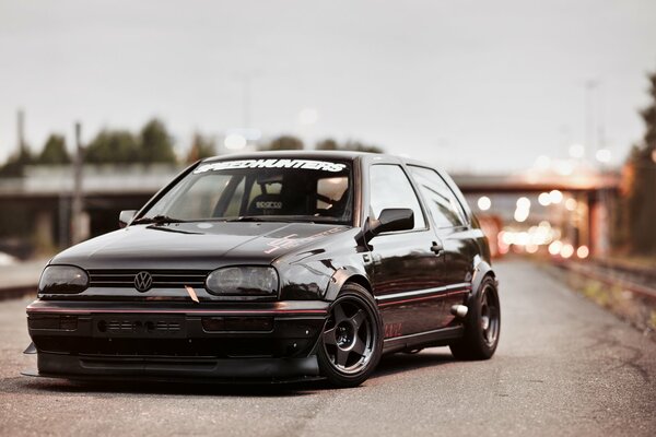 Volkswagen Golf tuning nero