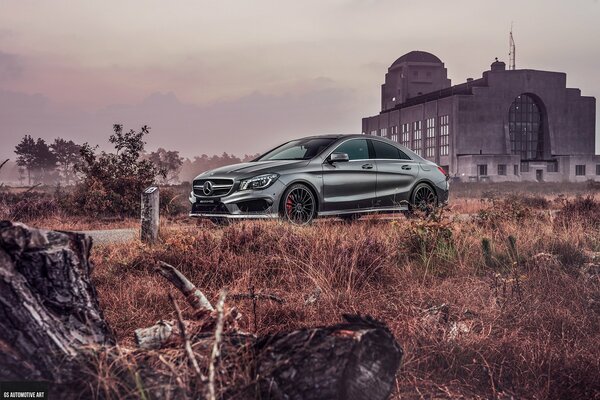 Gris voiture Mercedes-Benz CLA AMG tuning