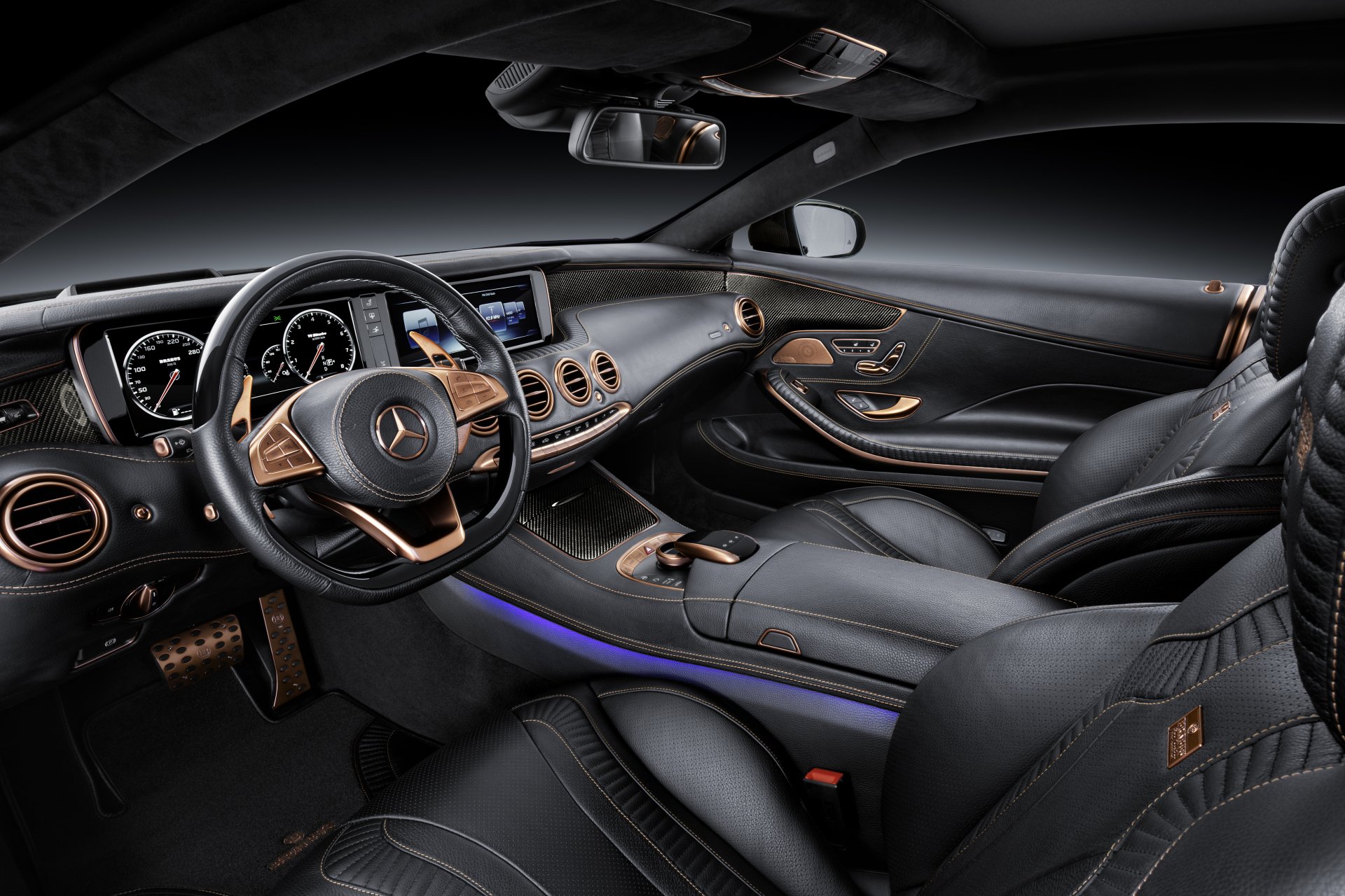 coche brabus biturbo coupe interior cuero