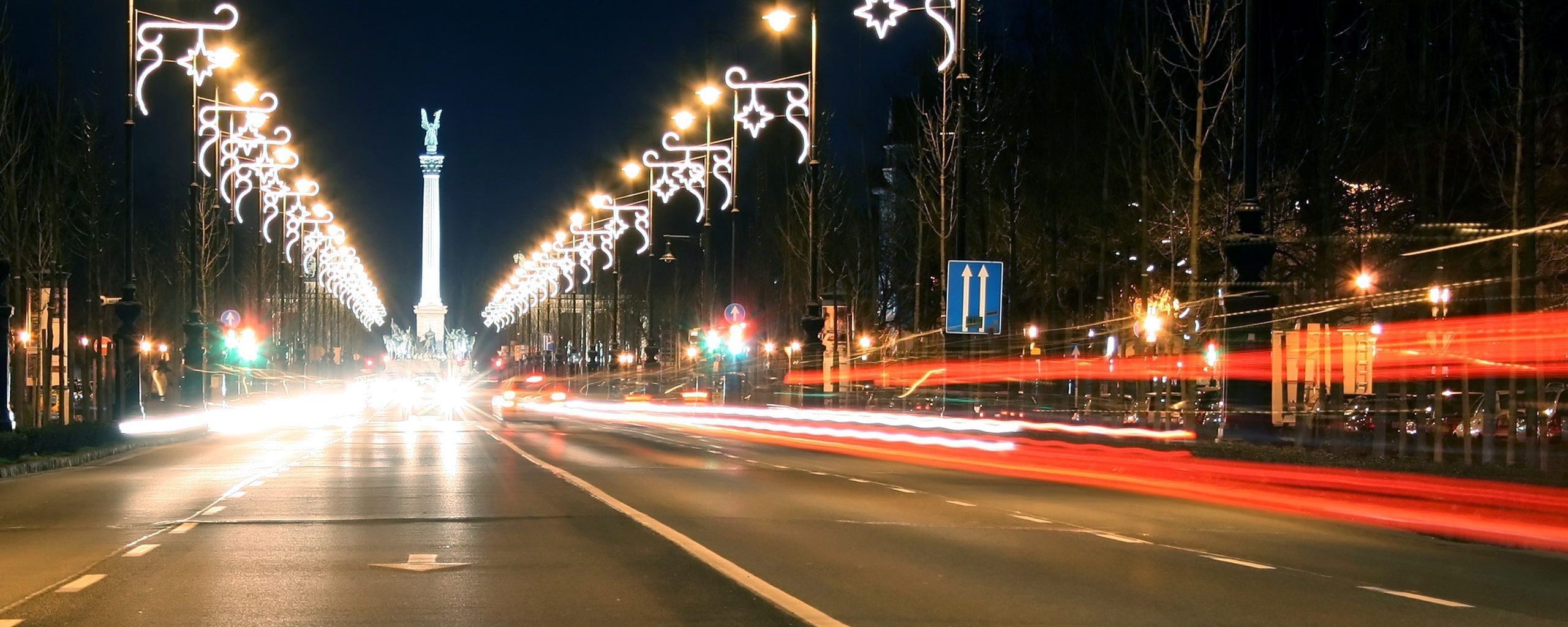 luces avenida noche