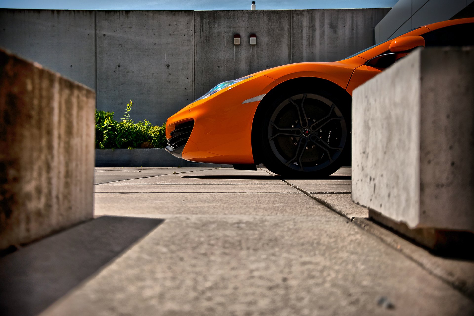 mclaren mp4 12c naranja flores frente supercar