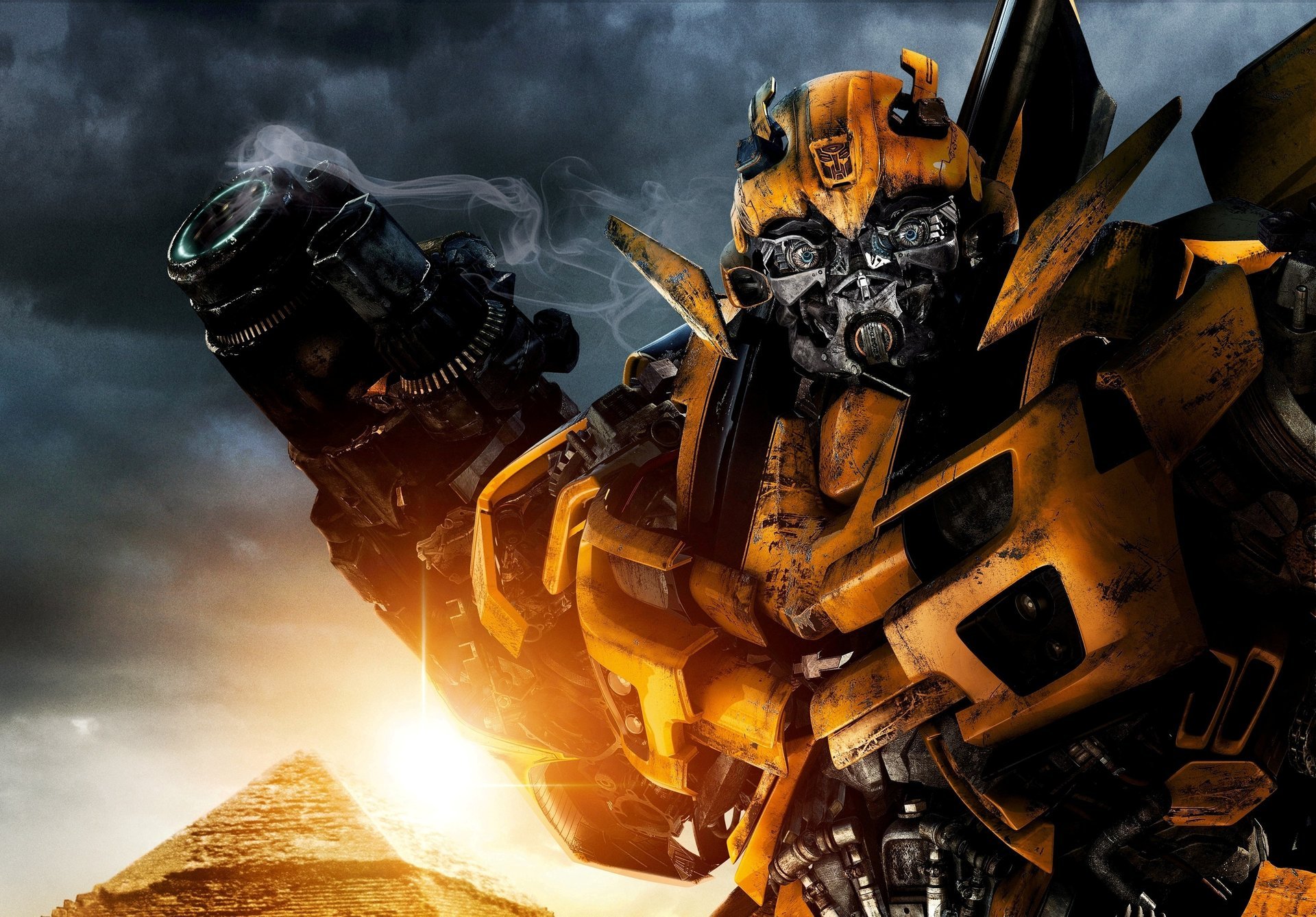 bumblebee michael bay the movie camaro revenge of the fallen transformers 2 transformer guerrero armadura armas noche humo oscuridad oscuridad ciencia ficción cine robots cyborgs androides