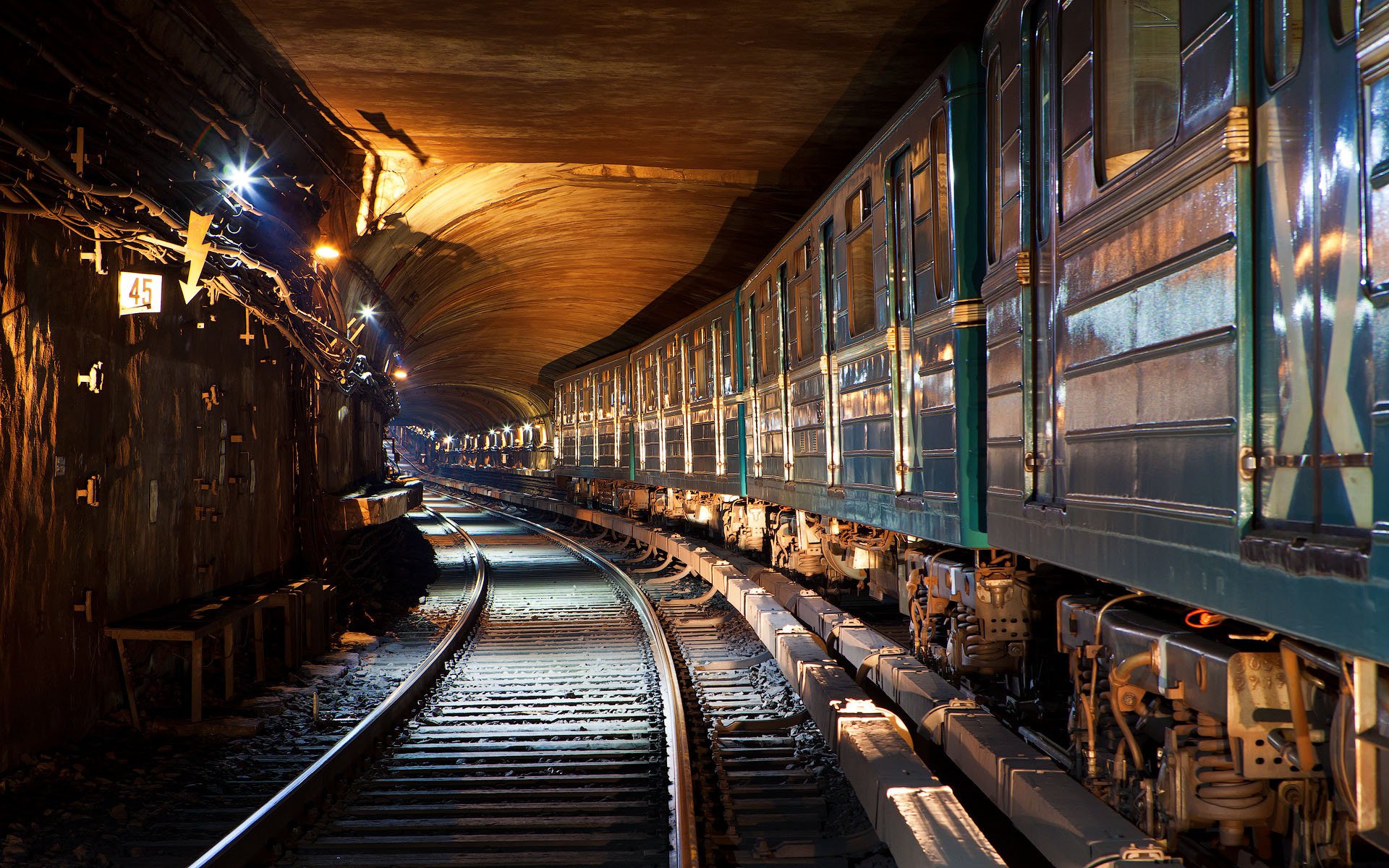 metro tren túnel luz