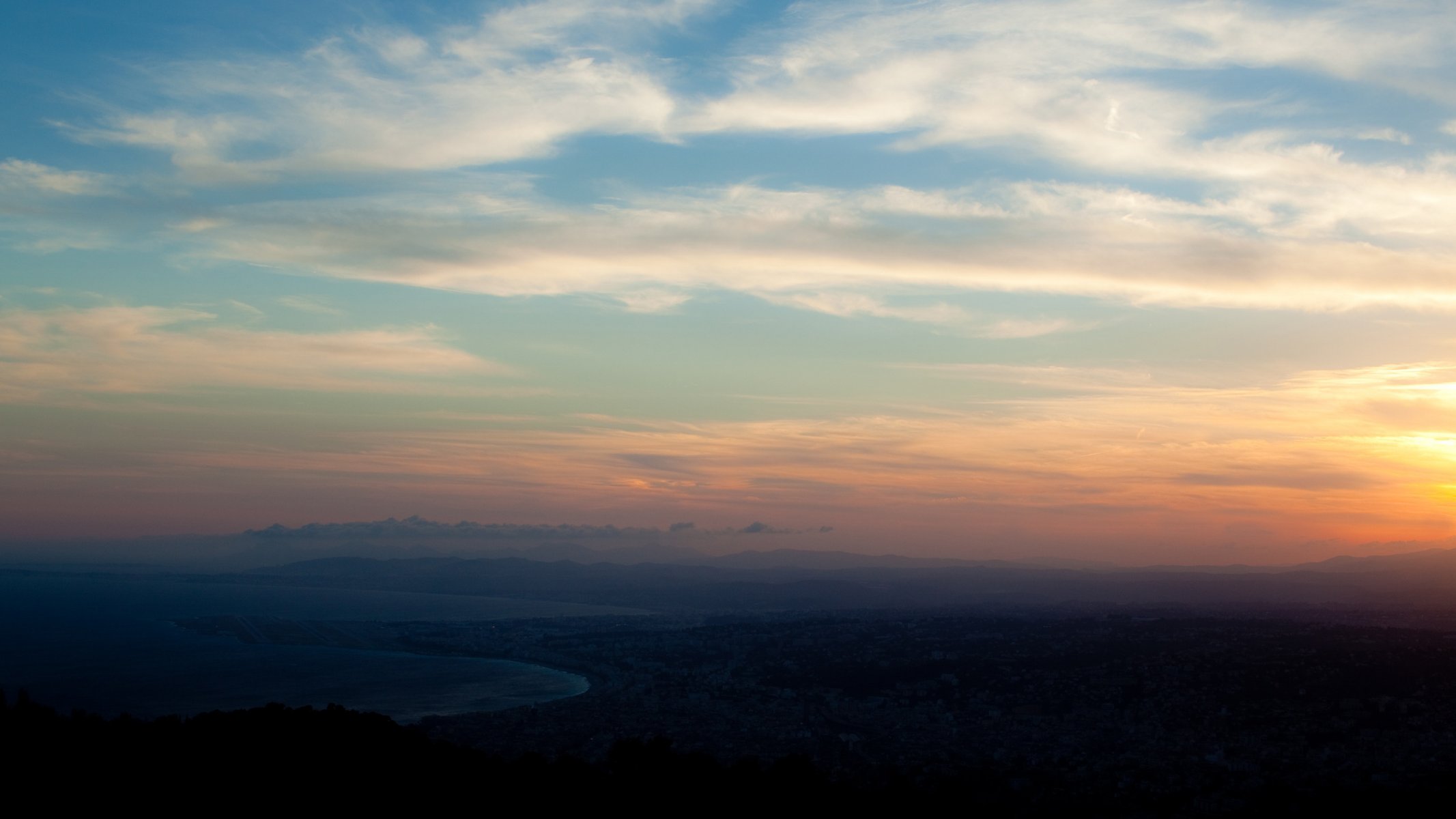 panorama sfondi full hd cielo widescreen luce sfondi full hd 2560x1440 città mattina presto nuvole alba cielo rosa vista cielo notturno