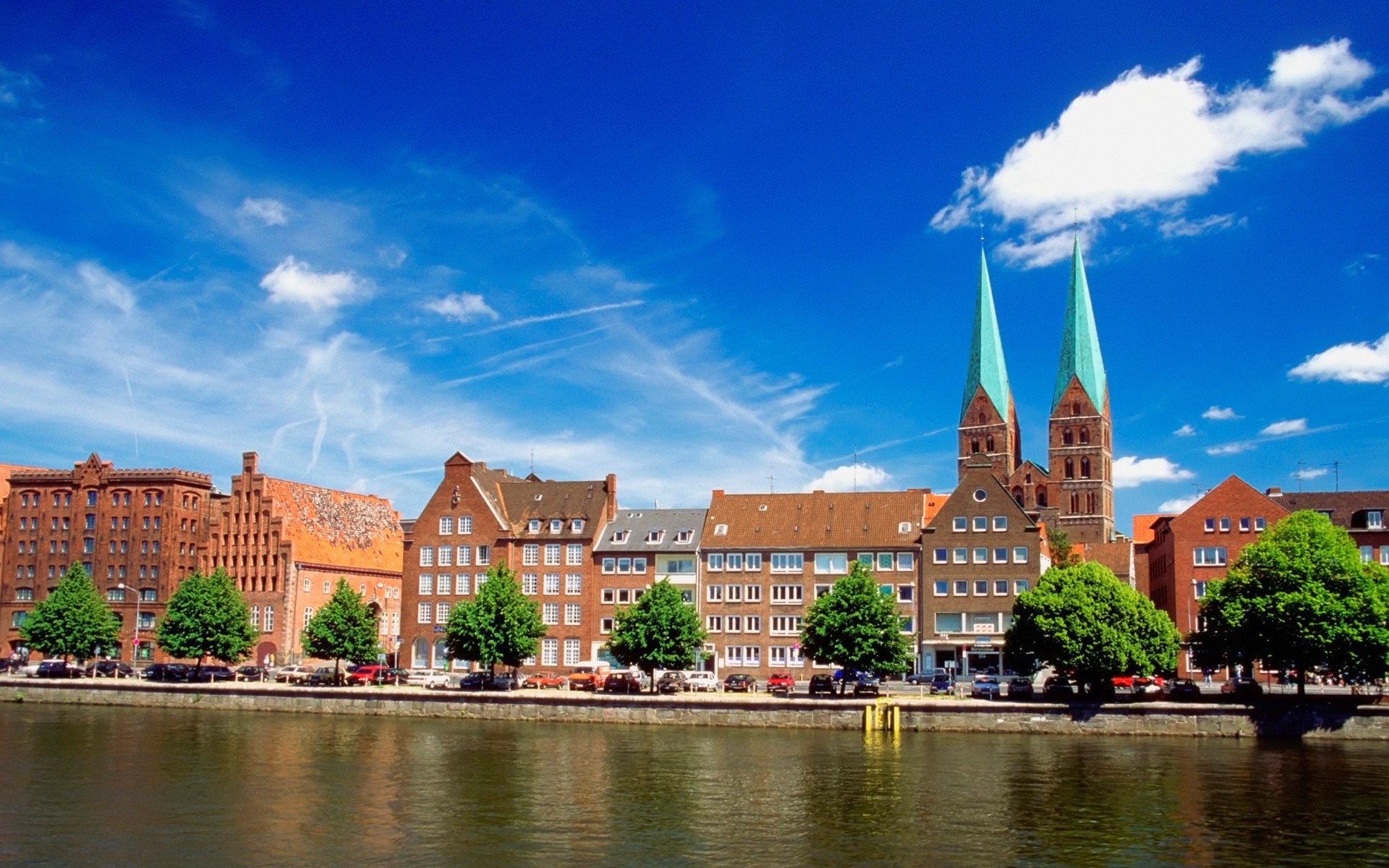 lübeck allemagne rivière maisons