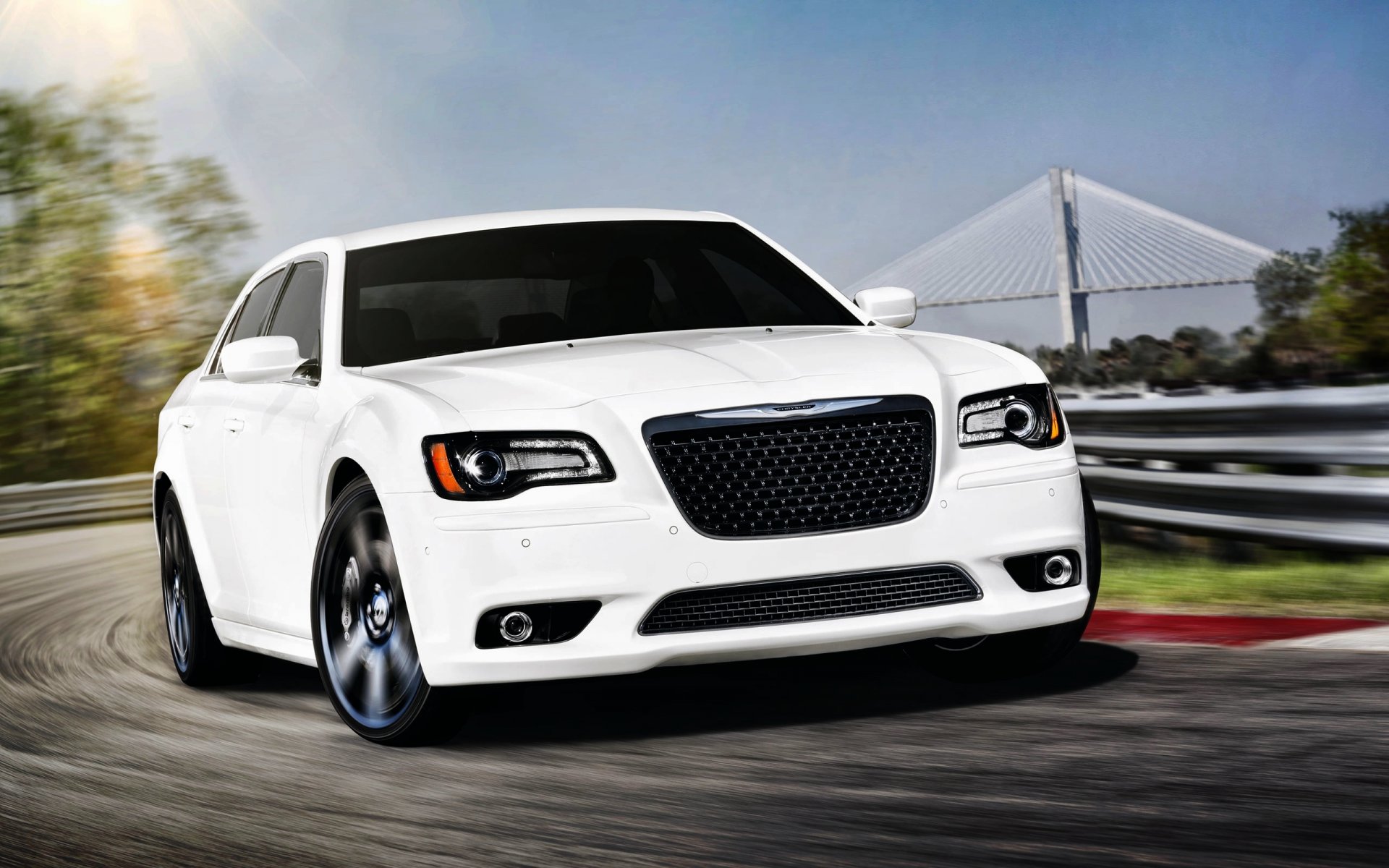 chrysler с srt8 белый передок машина седан фары решетка