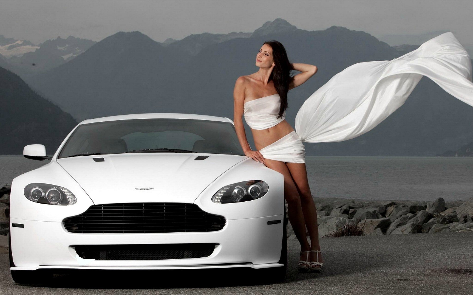 bruna modello aston martin auto