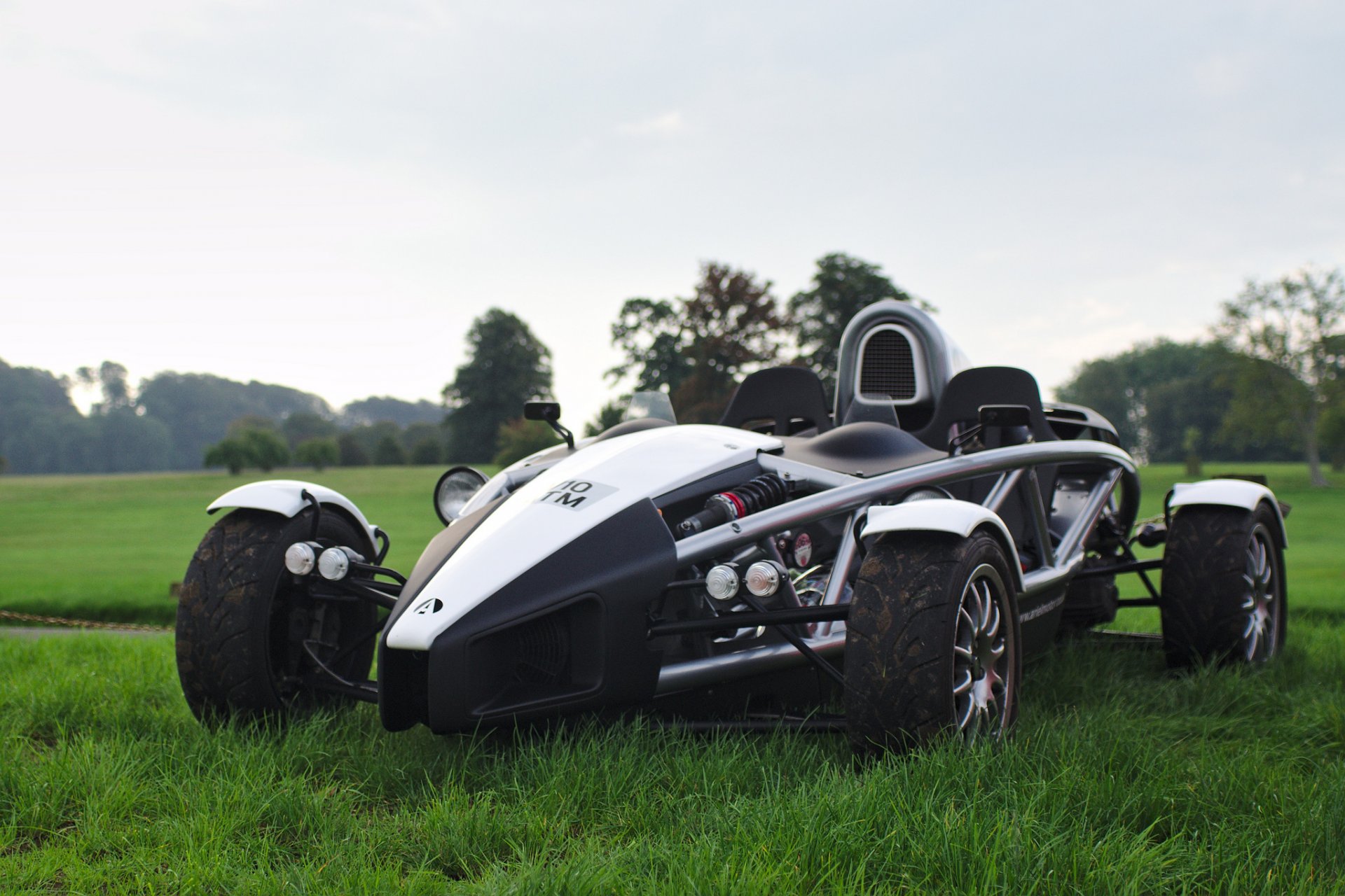 ariel atom автомобиль на основе экзоскелета стиль