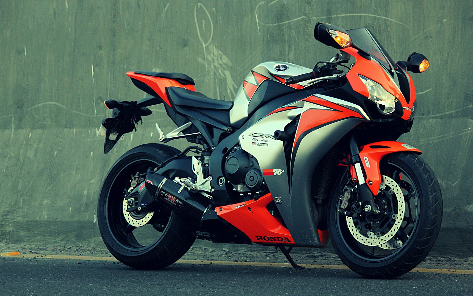 honda cbr1000fireblade оранжевый велосипед хонда мотоцикл стена