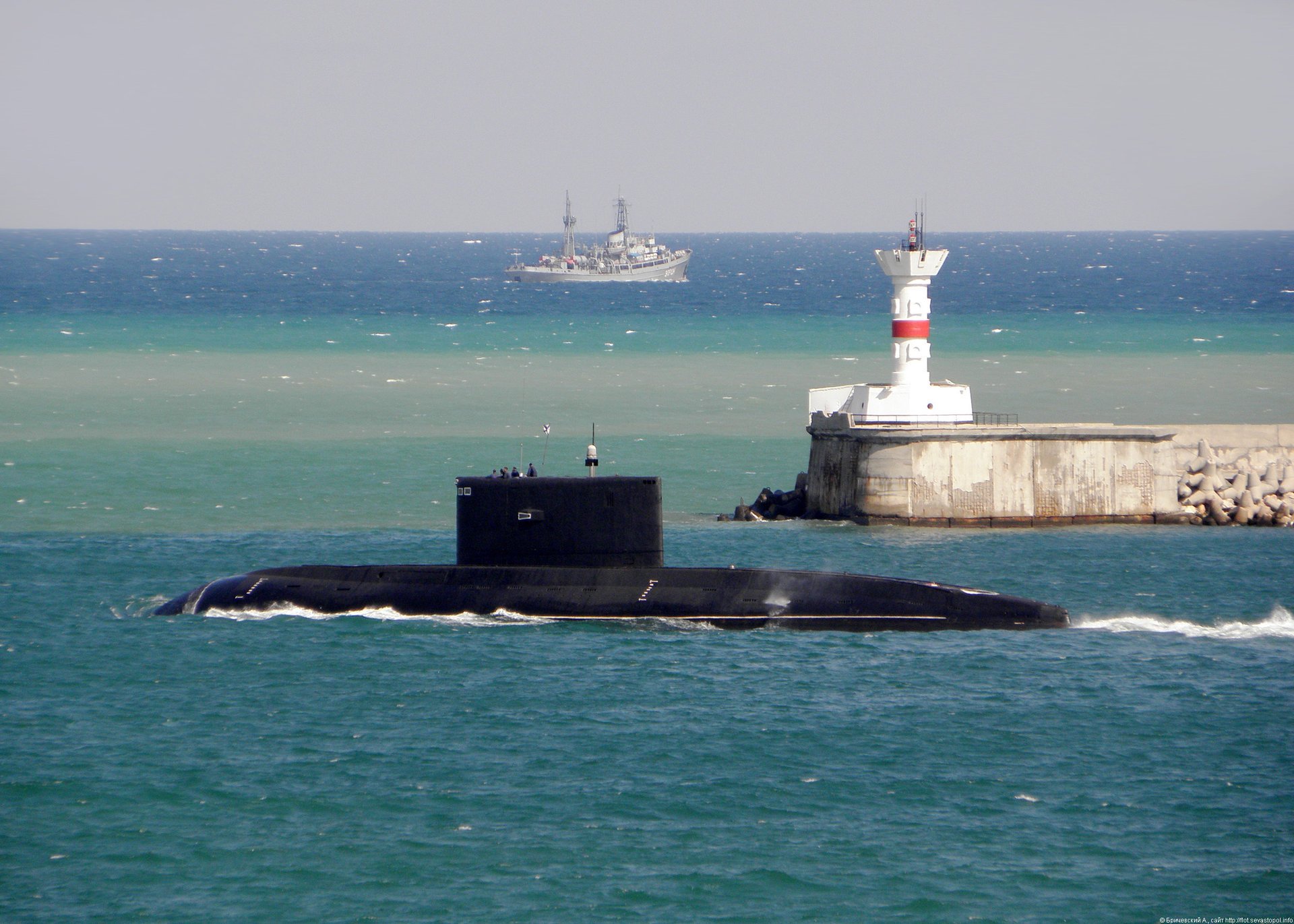 chmf alrosa submarine beauty sea ship horizon pierce wave water military equipment navy submarine