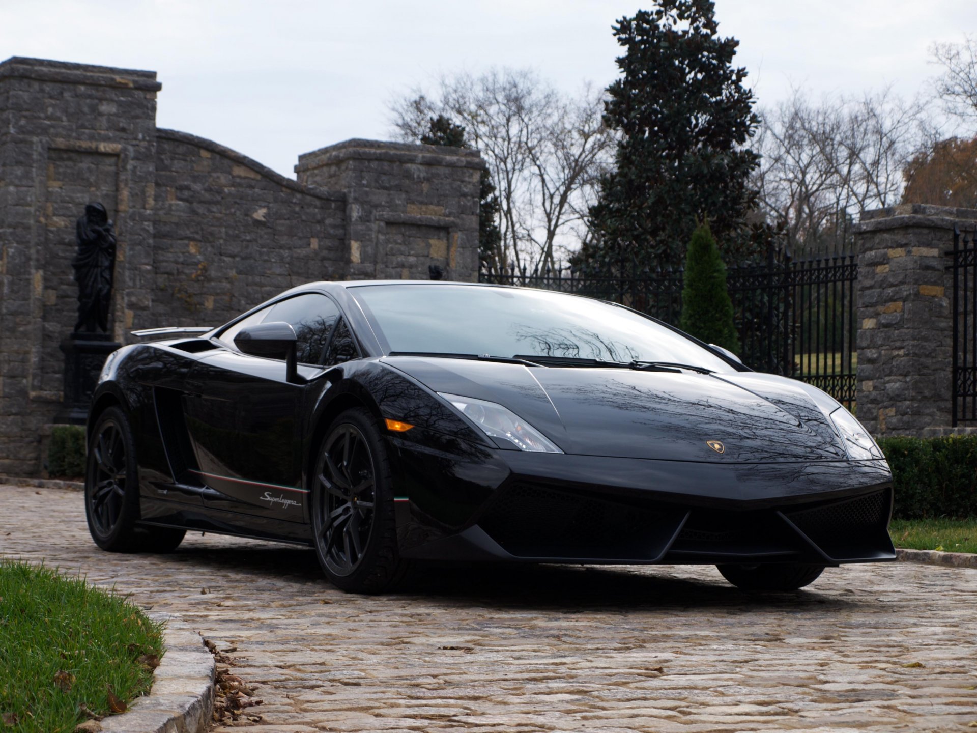 lamborghini gallardo lp570 superleggera noir lamborghini gallardo superleggera pavage porebric clôture