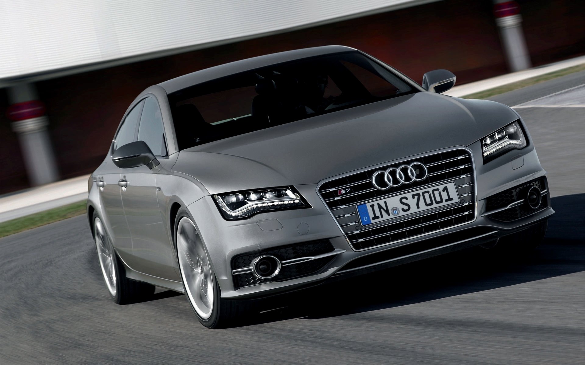 audi s7 voiture gris avant phares capot en mouvement logo berline