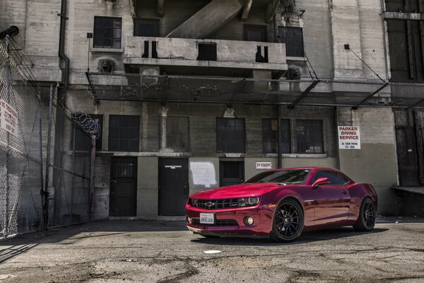 Voiture de sport Chevrolet Camaro rouge