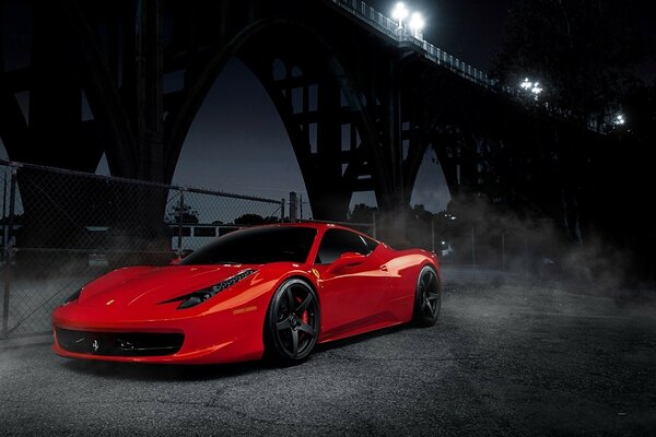 Ferrari cañón carrera de color rojo en un coche deportivo de moda