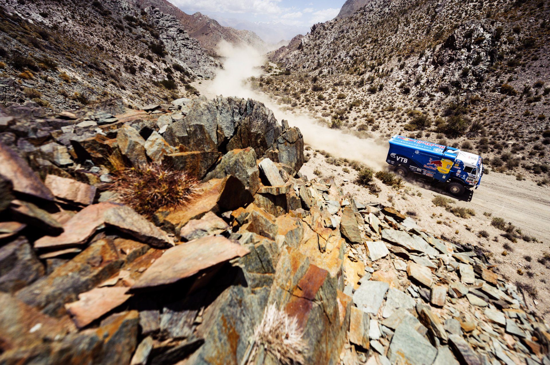 kamaz dakar rally 2014 camión coche azul deporte carrera garganta montañas piedras polvo velocidad