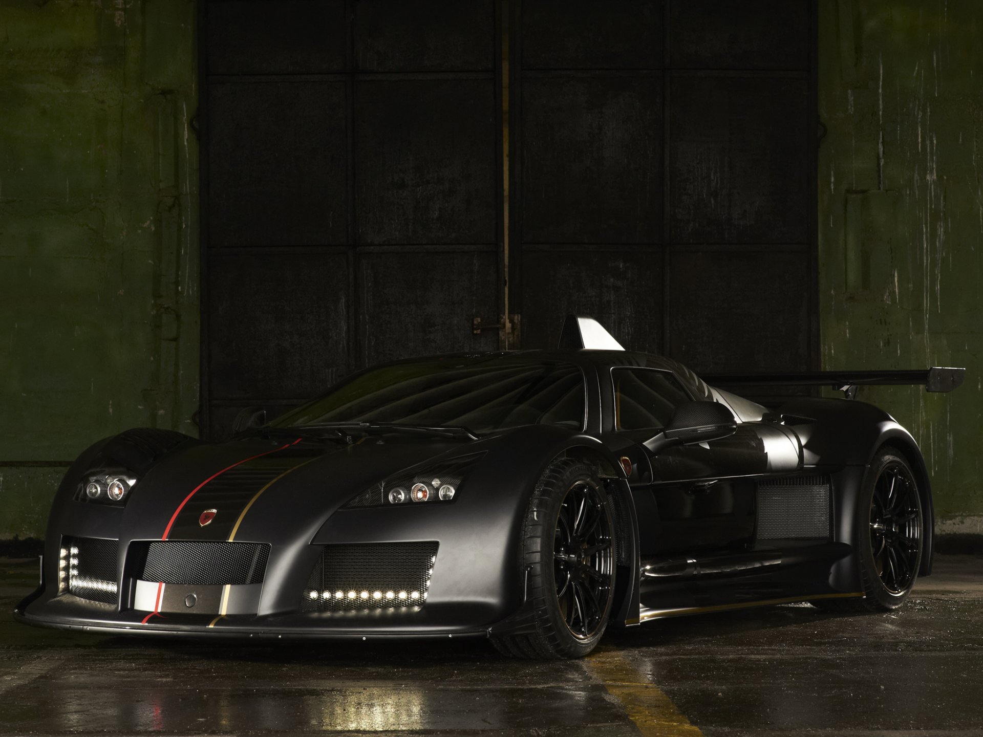 gumpert apollo furieux auto supercar obscurité