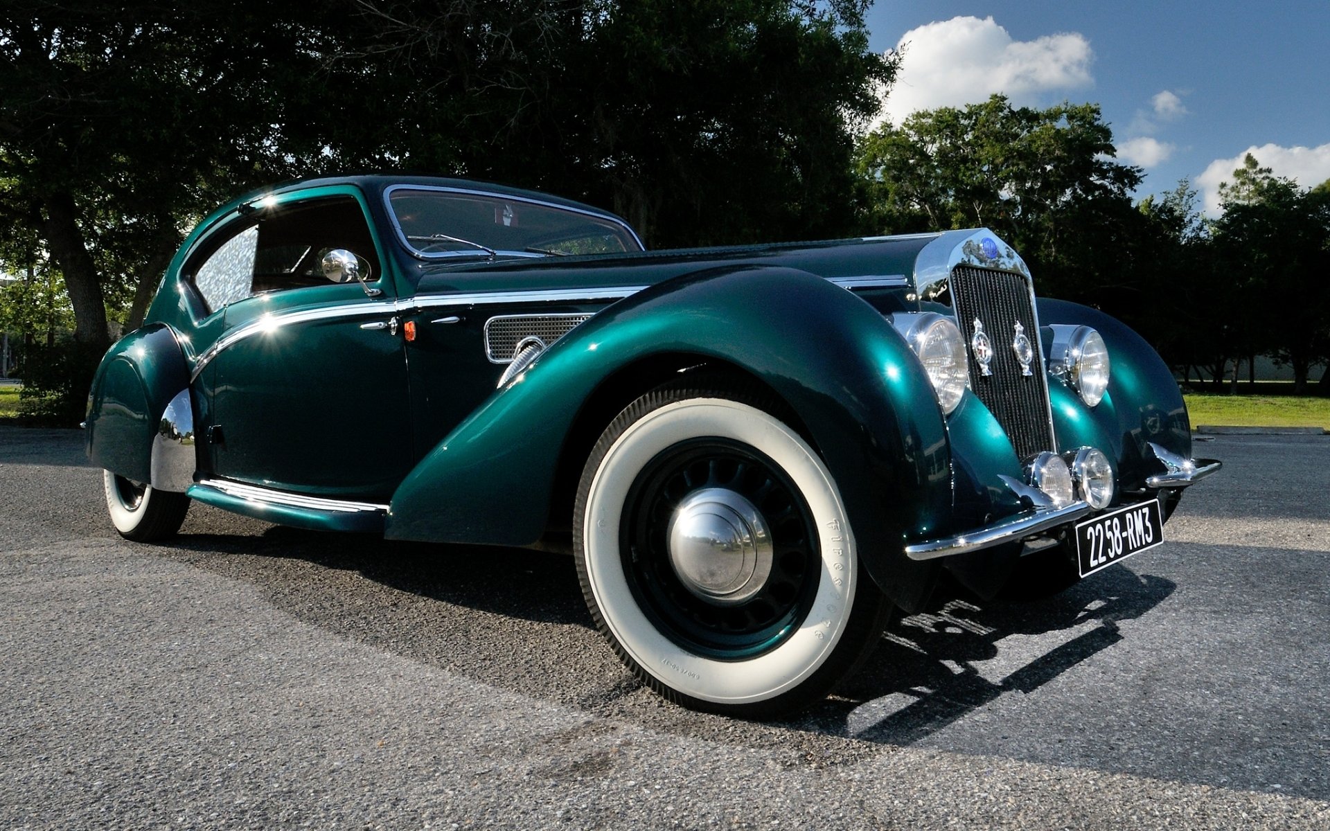 delage d8 aérodynamique coupé par letourneur&; marchand 1937 avant rétro fond