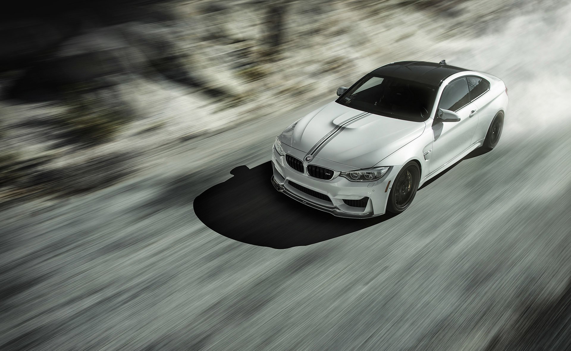 bmw m4 gts f82 vorsteiner coche en movimiento