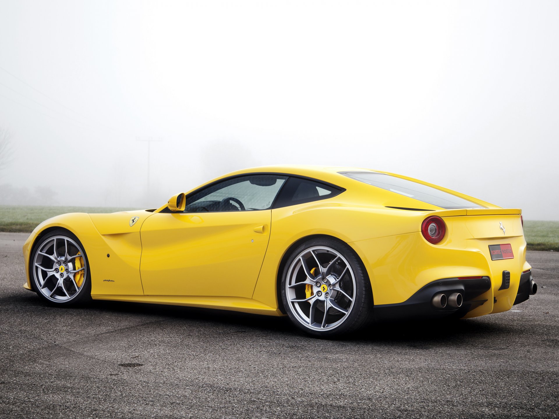 piękna ferrari novitec rosso f12berlinetta supersamochód