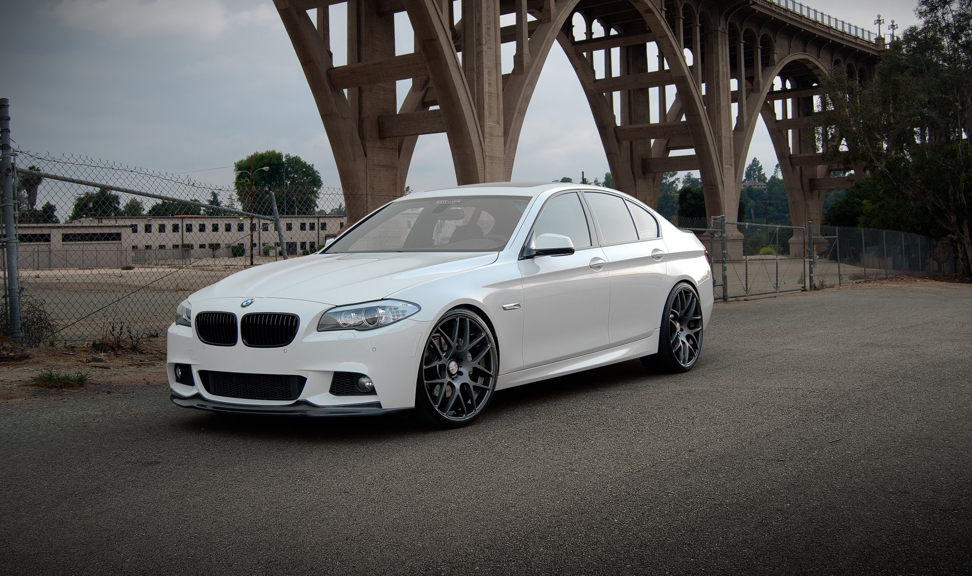 bmw f10 550i bianco bmw assale