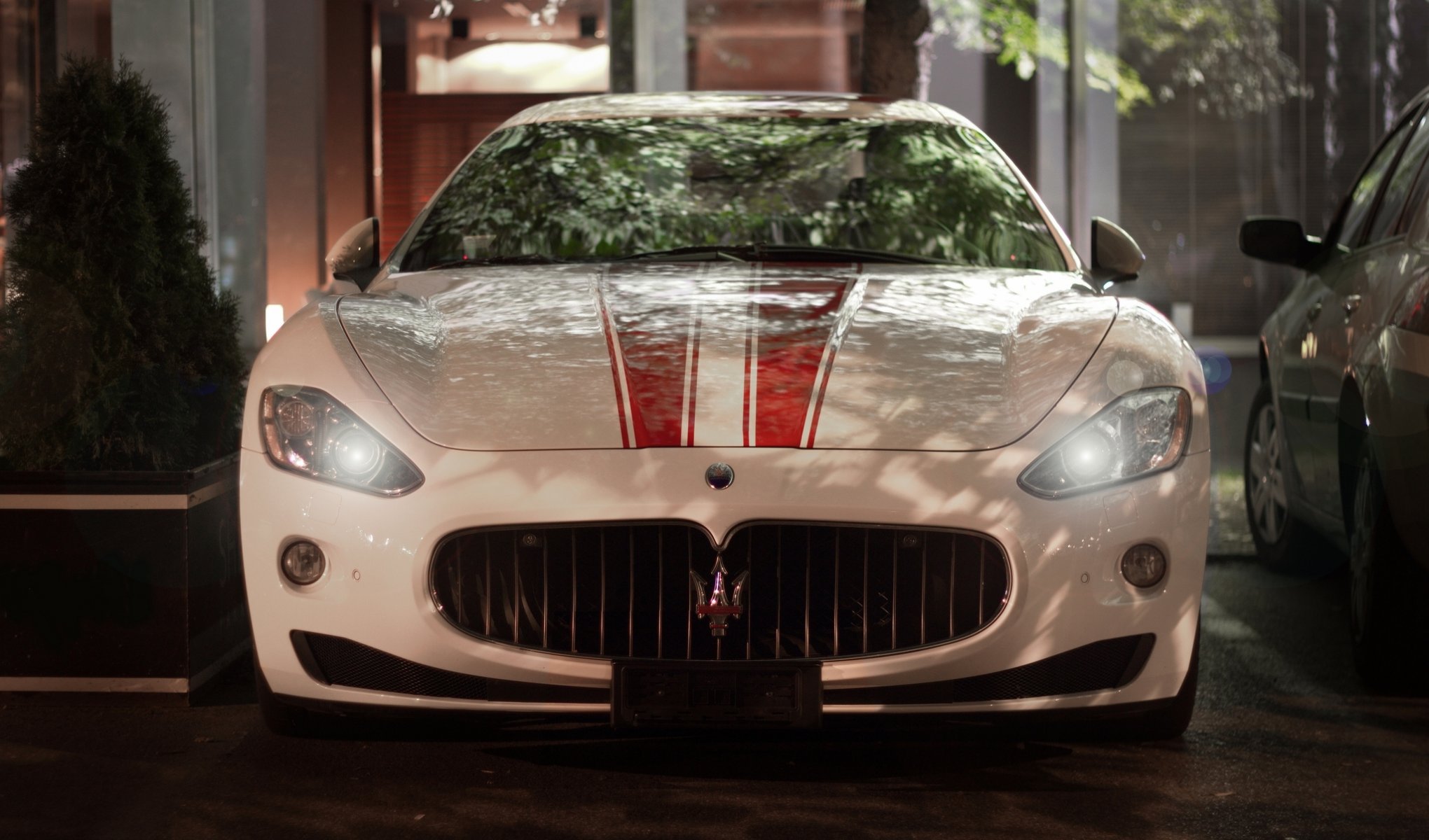 maserati granturismo авто машины ночь передок фары