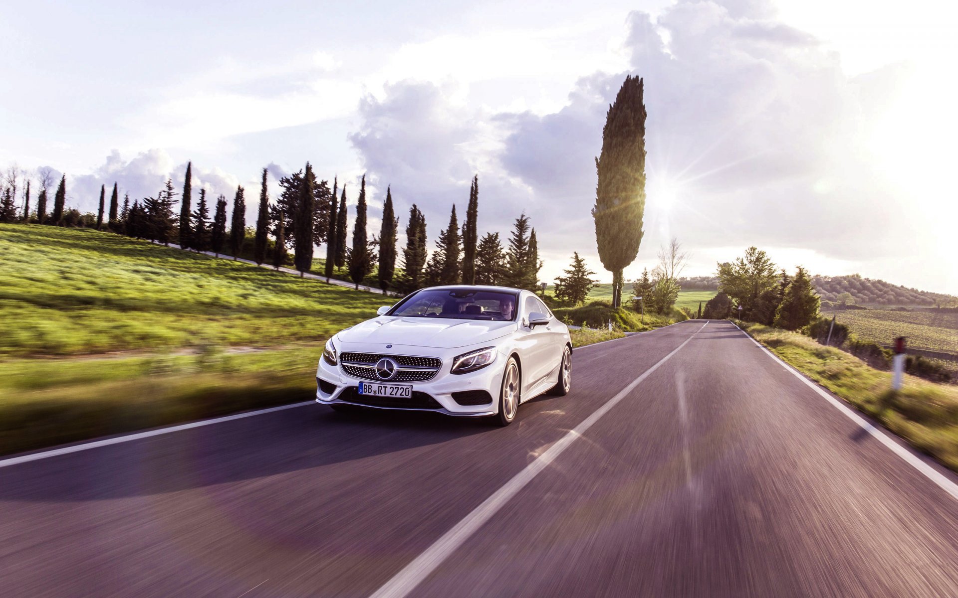 mercedes-benz s-klasse coupé mercedes weiß in bewegung straße licht asphalt auto auto