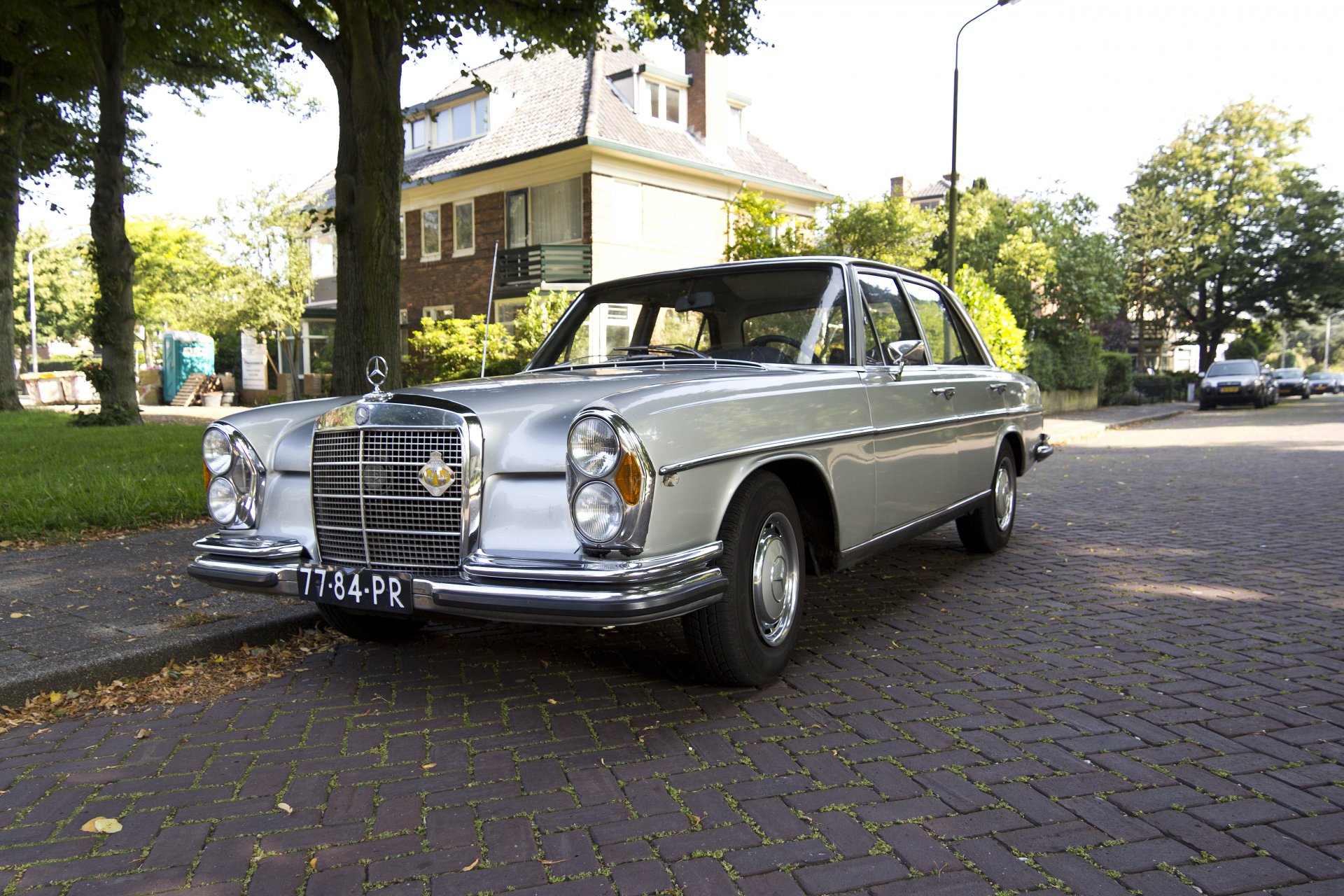 mercedes-benz 280s мерседе́с-бенц автомобиль раритет