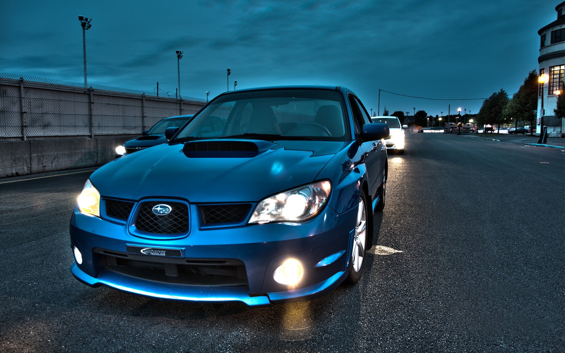 ubaru subaru soir lumière tuning voiture bleue voiture phares nuages voitures voitures auto véhicules