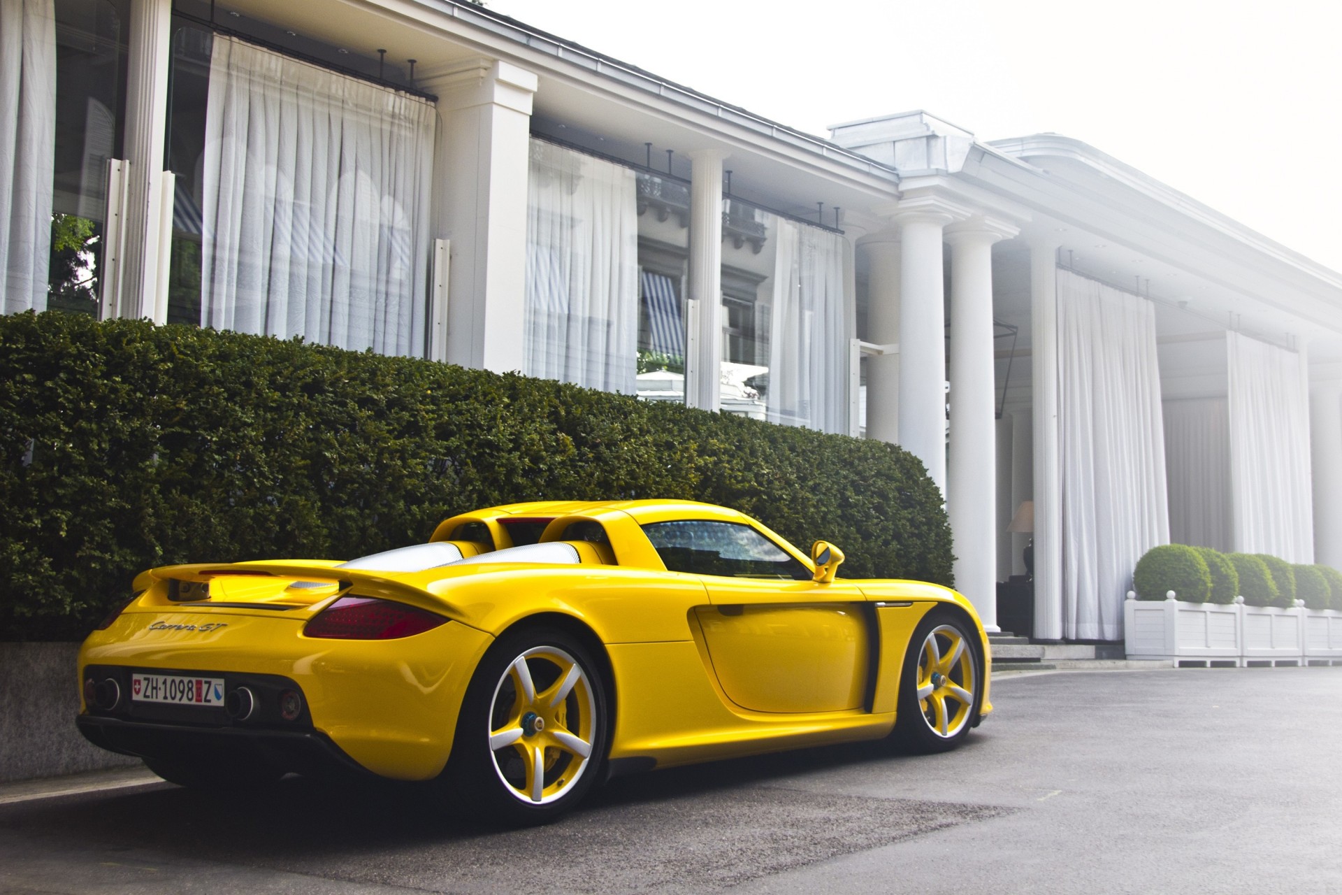 gt supercar vehicles carrera porsche yellow