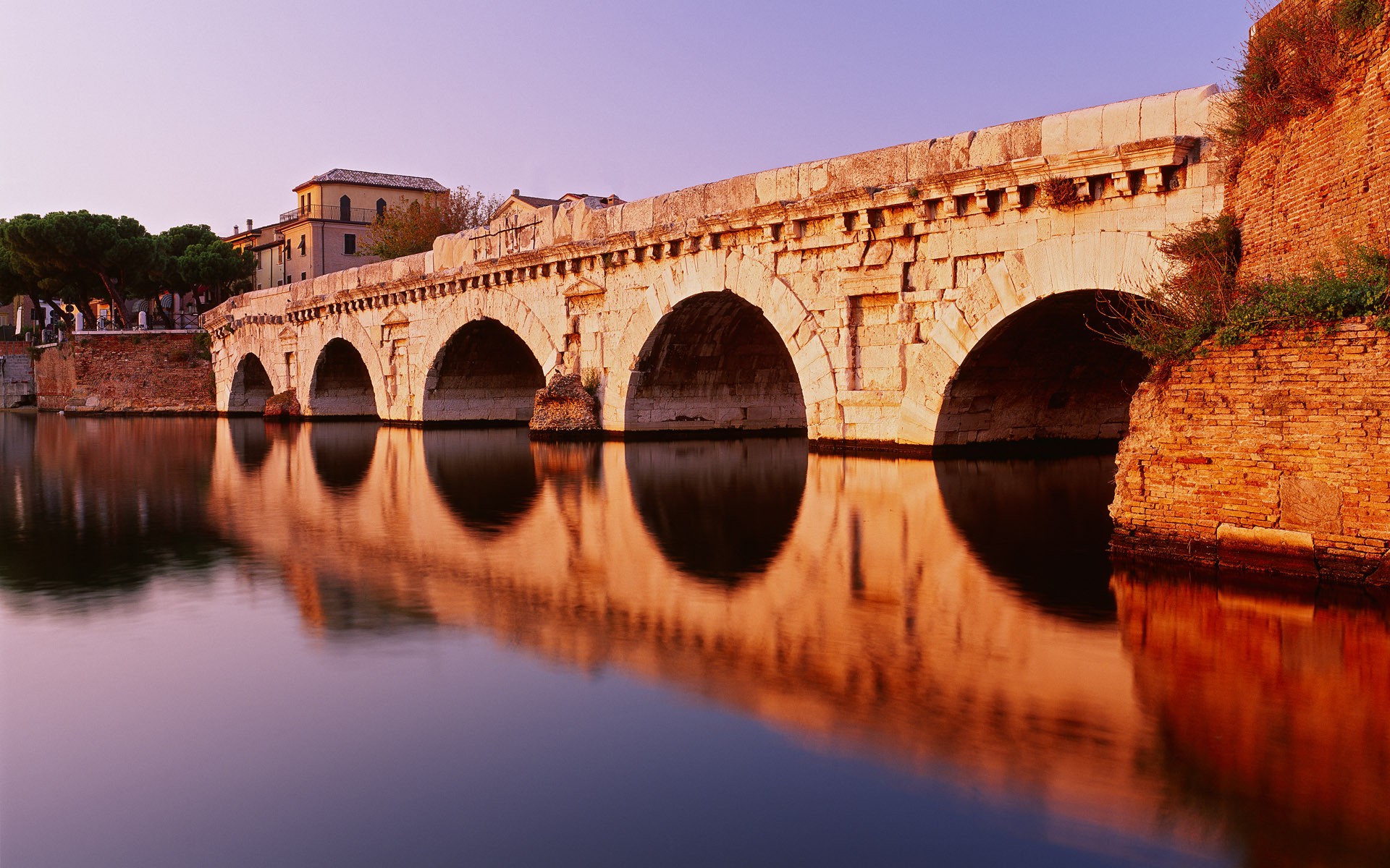 pont réflexion maison eau