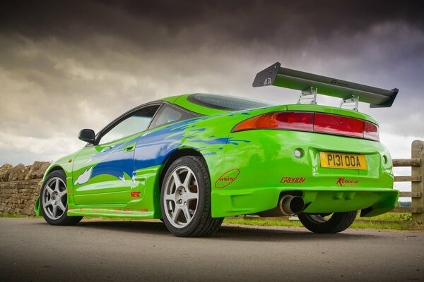 Mitsubishi Eclipse verde Tuning