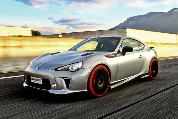 Toyota gt86 Auto mit Geschwindigkeit