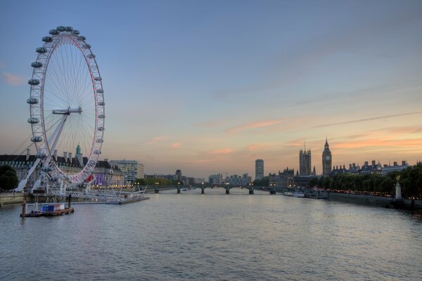 London. Thames. Ferris wheel