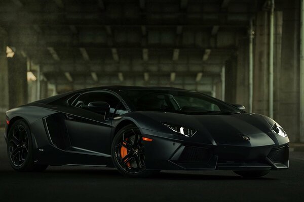 Lamborghini aventador LP700-4 black side view