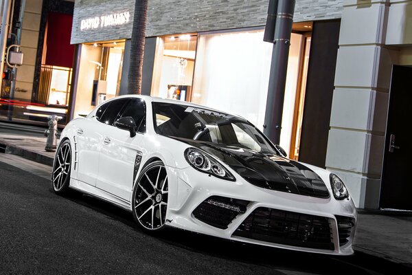 Porsche panamera white tuning wallpaper