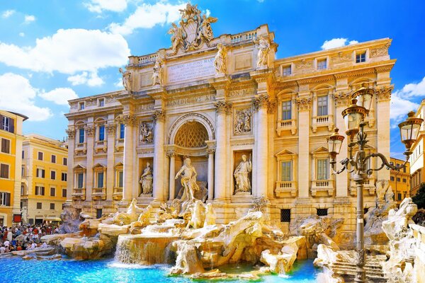 Italiens architektonische Sehenswürdigkeit Trevi-Brunnen