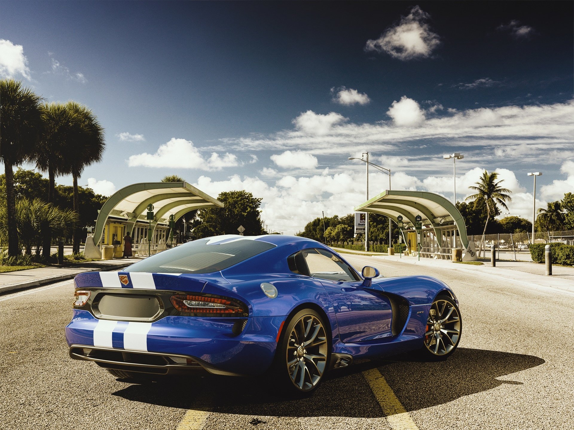 esquivar víbora cien deporte coche azul carretera