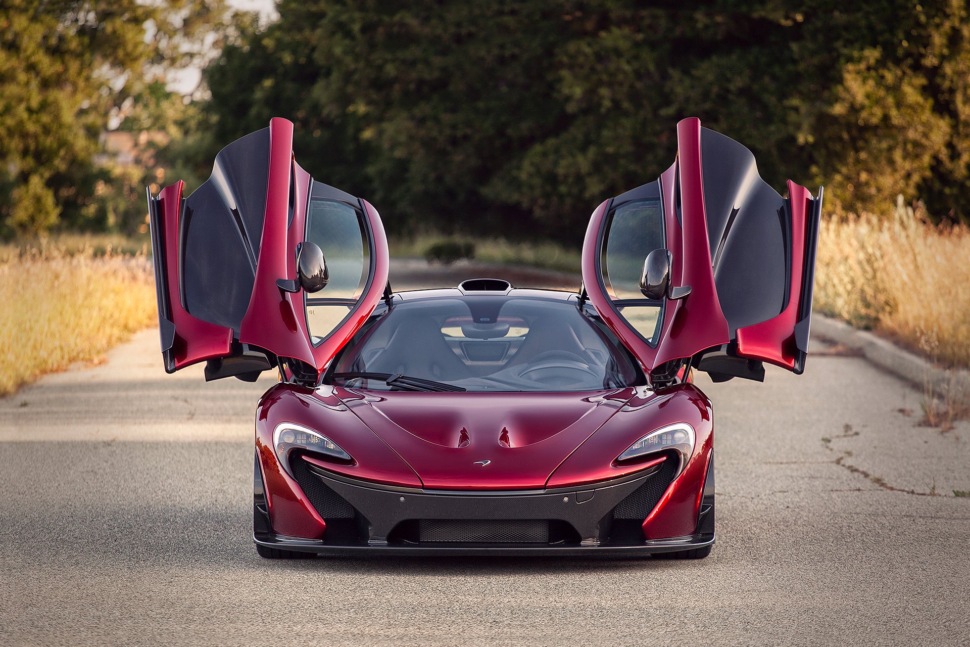 mclaren p1 türen oben straße