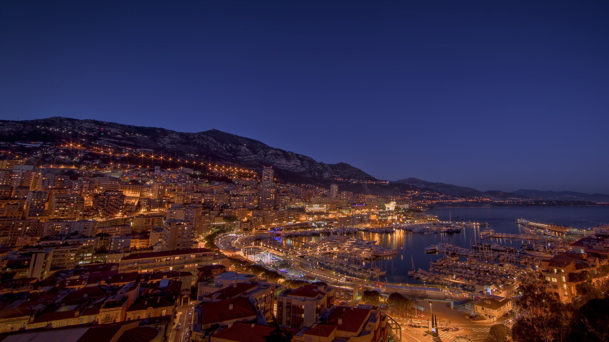 ciudades nocturnas full hd wallpapers 2560x1440 panorama full hd wallpapers más allá país país casa ciudad costera noche luces bahía vista montañas muelle barcos muelle bahía ciudades noche