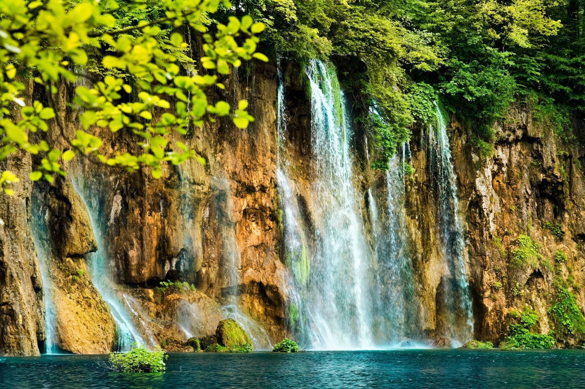 wasserfall wasser see felsen blätter bäume natur