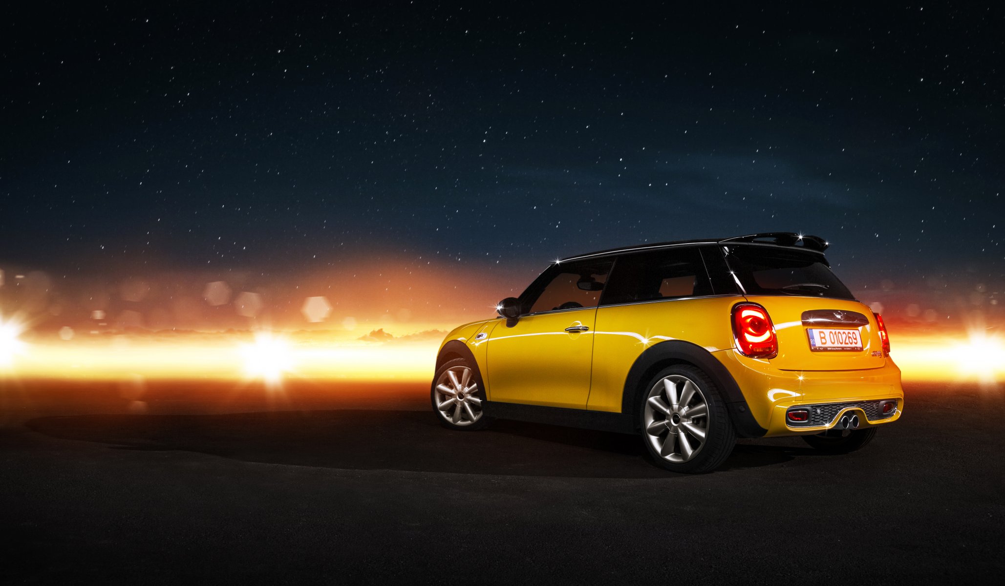 mini cooper s mini cooper jaune rearside