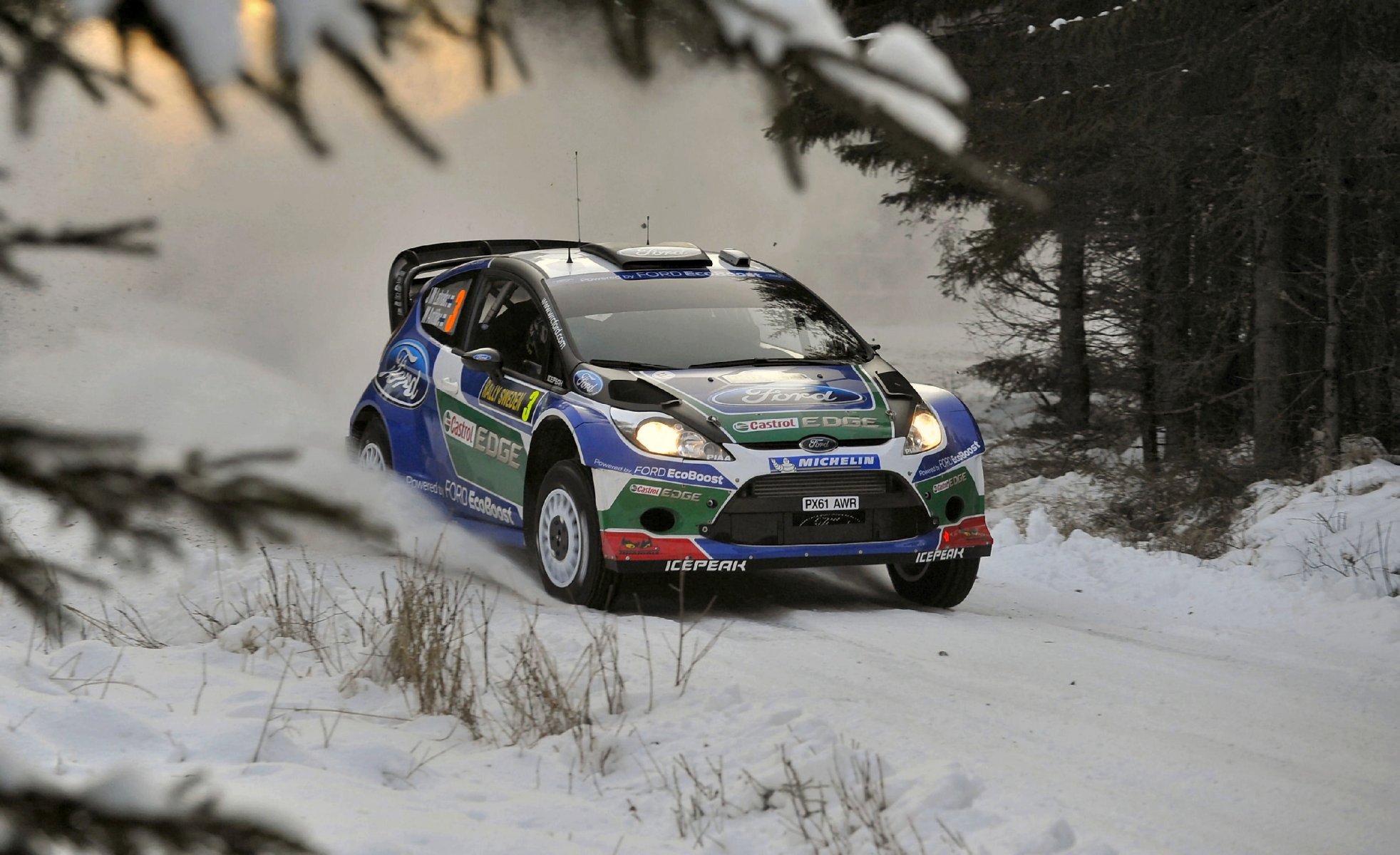 ford fiesta rally wrc i. m. latvala m. anttila neve inverno fiesta rally