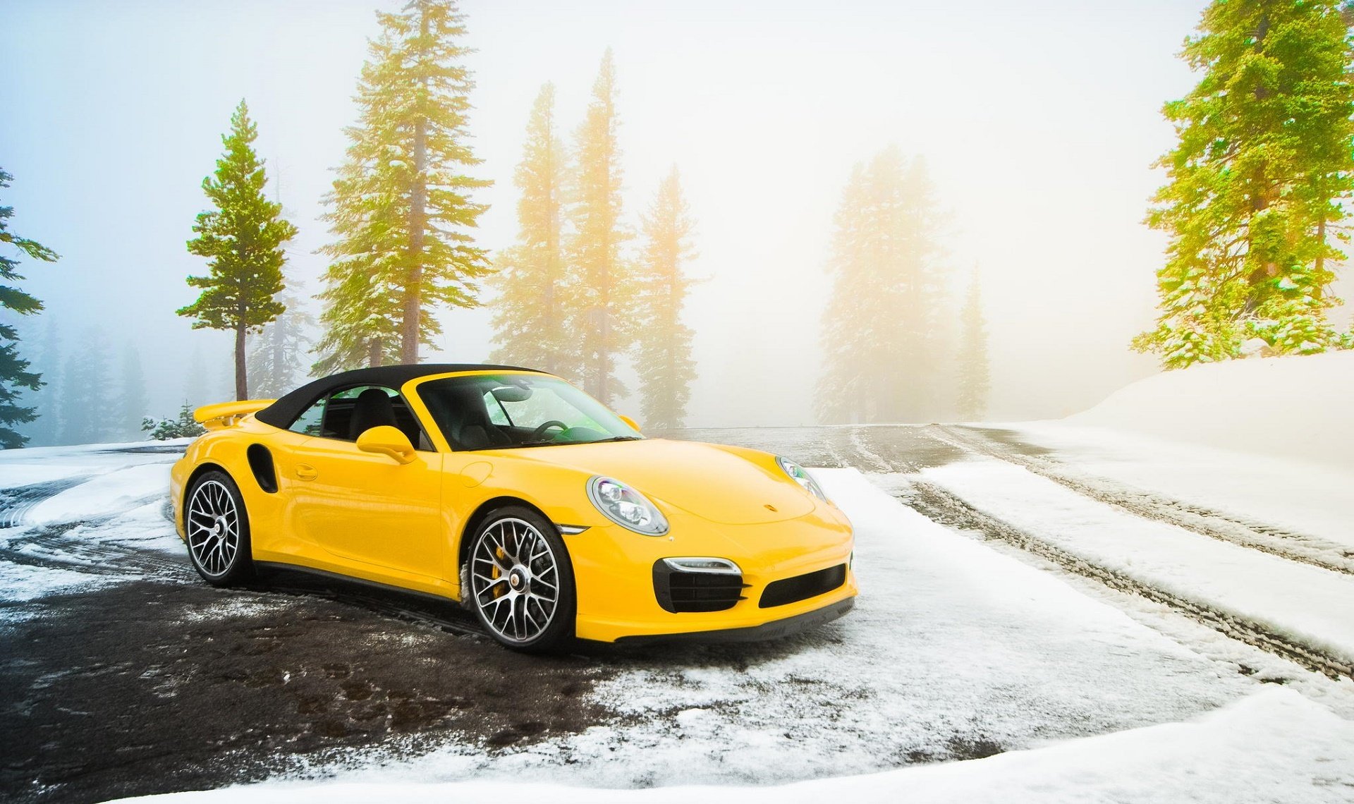 porsche turbo s convertibile 2014 neve supercar giallo strada abete rosso porsche