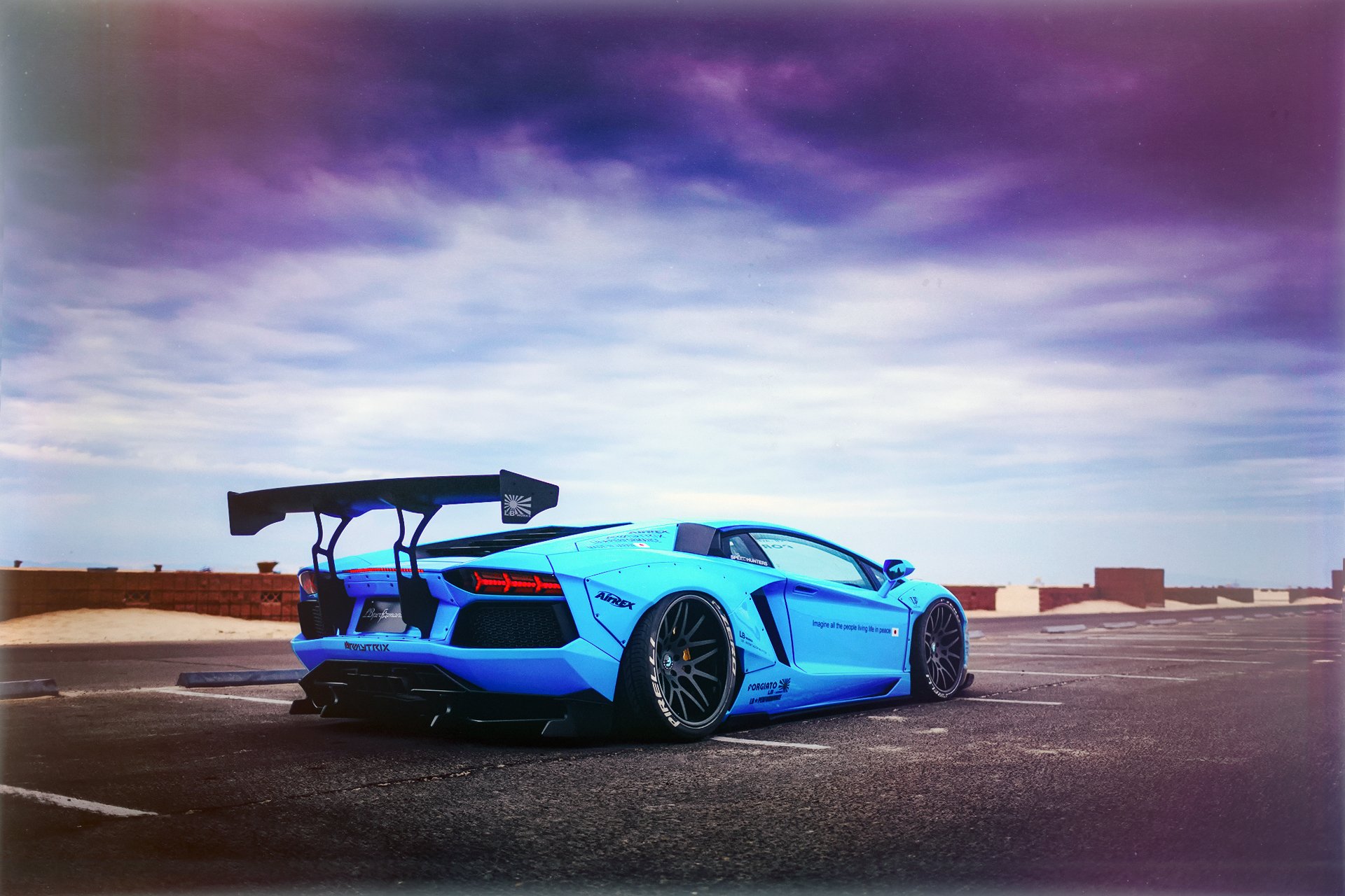 lamborghini aventador lp700-4 libertà passeggiata prestazioni squalo blu