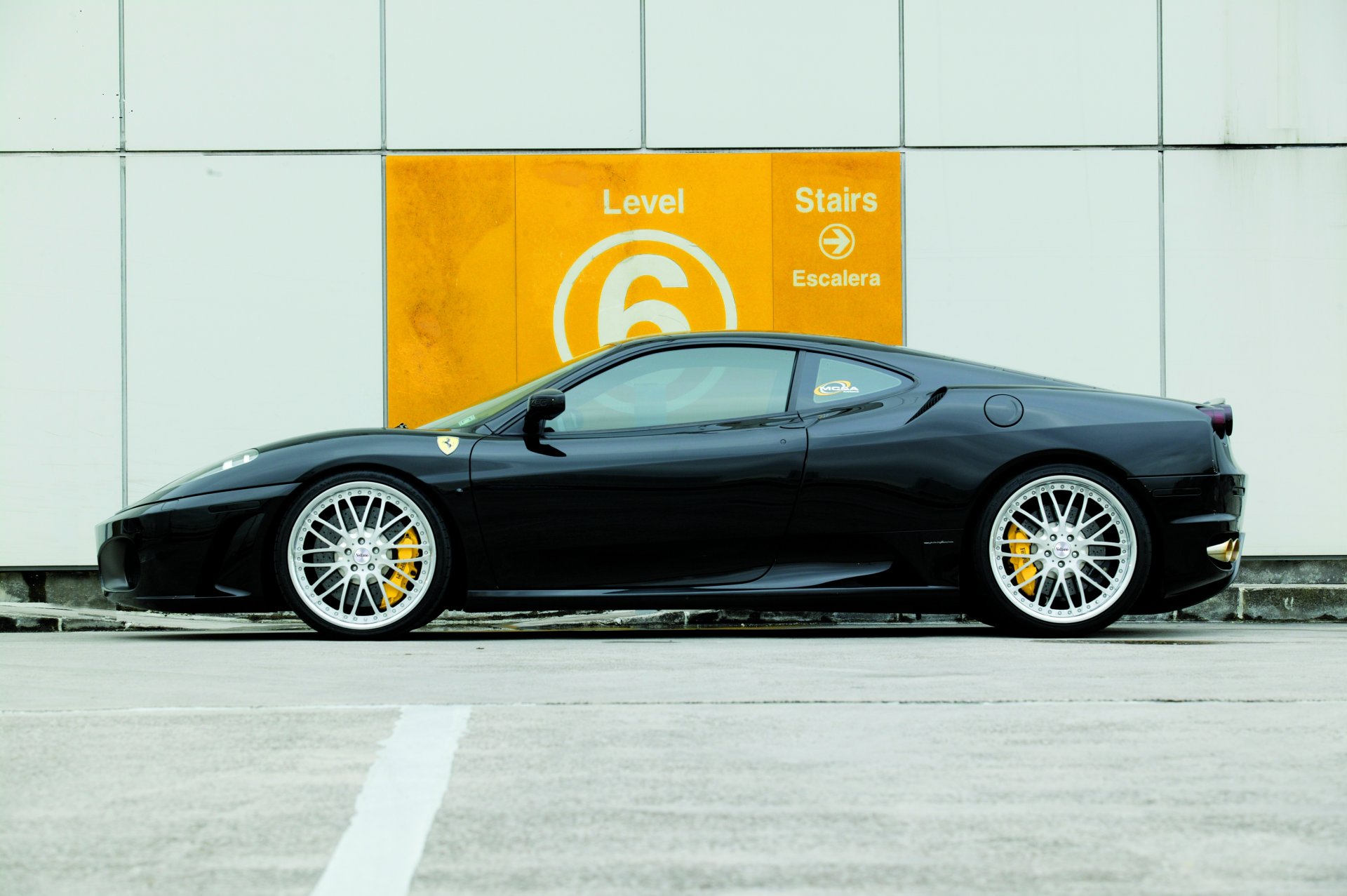 ferrari f430 czarny koła sześć poziom ferrari f430 profil felgi parking szósty poziom