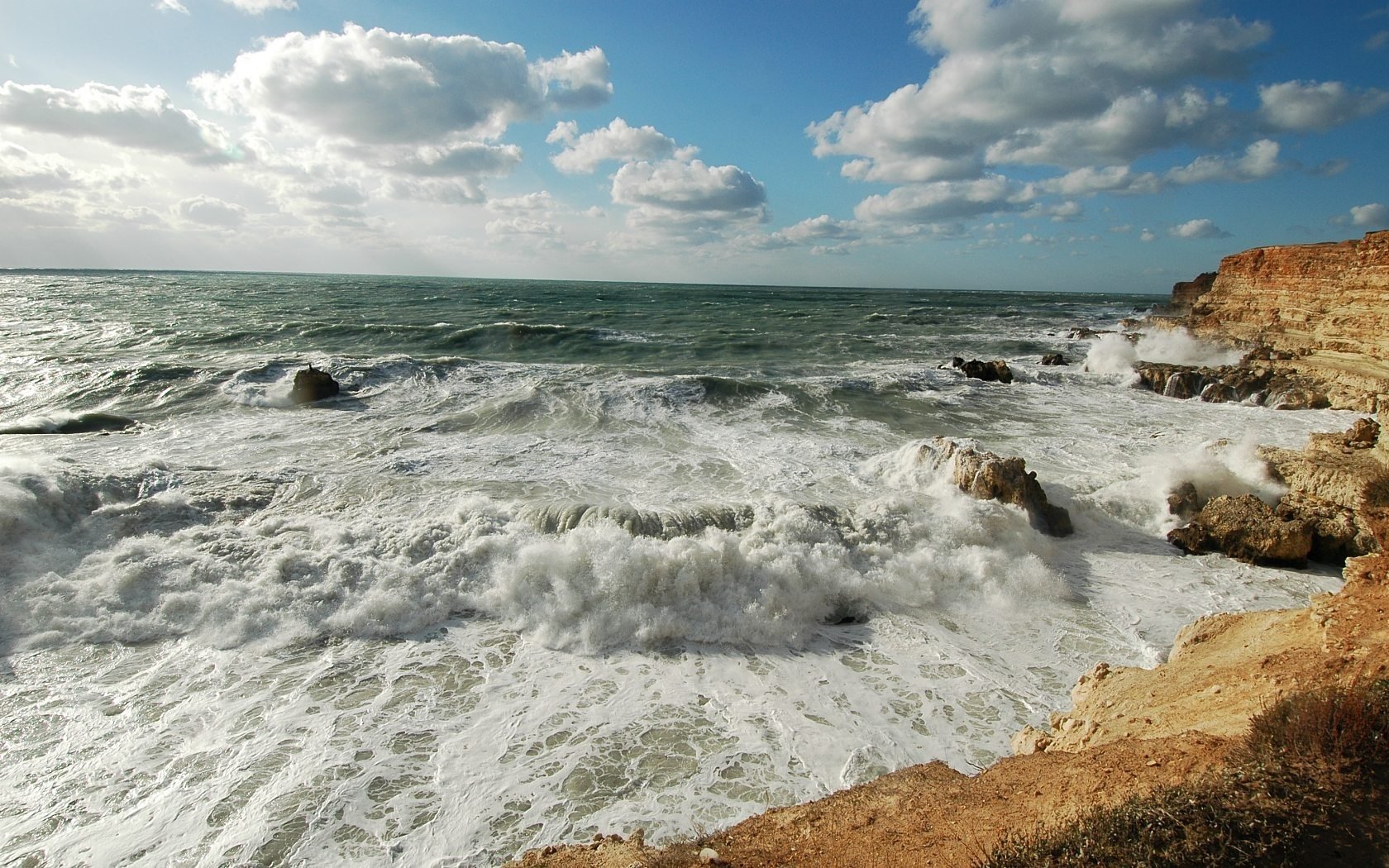 schwarzes meer blaue bucht meer sturm himmel wolken brandung wellen krim steine felsen horizont küste natur