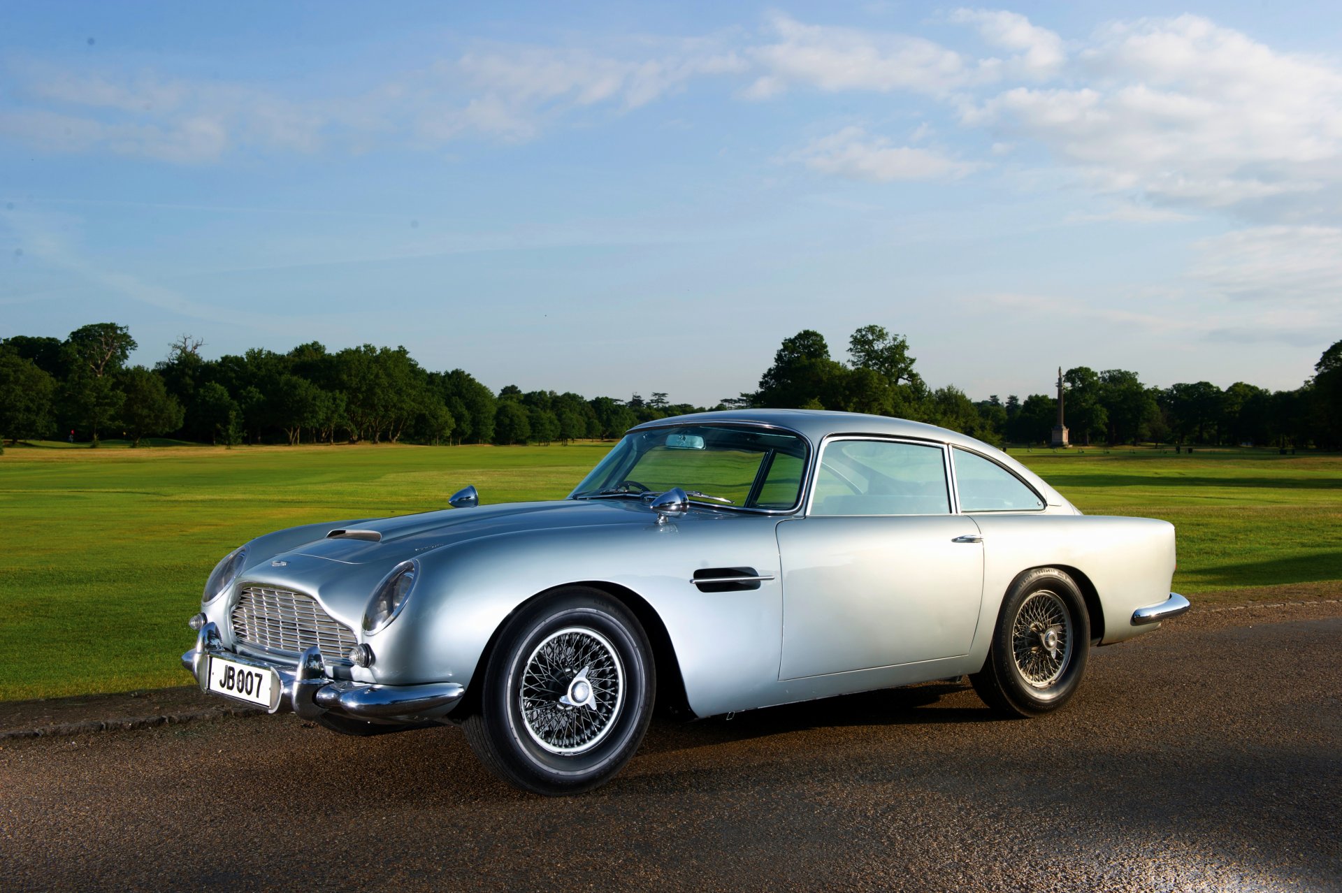 aston martin db5 klasyczny 1964 samochód jamesa bonda szary