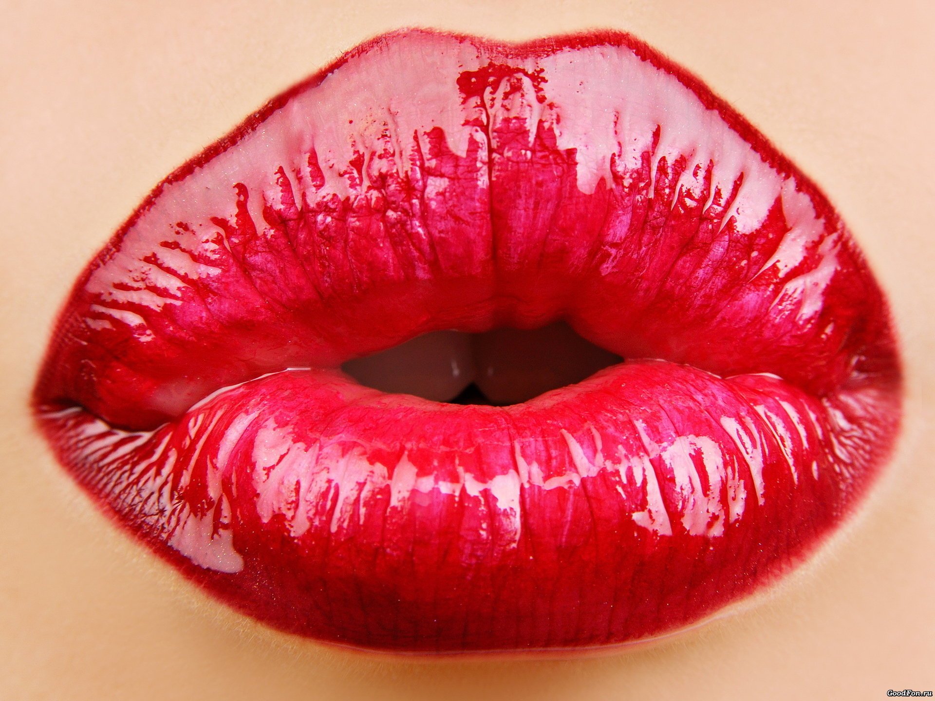 mouth lips red lipstick sexy sponge shine macro girl