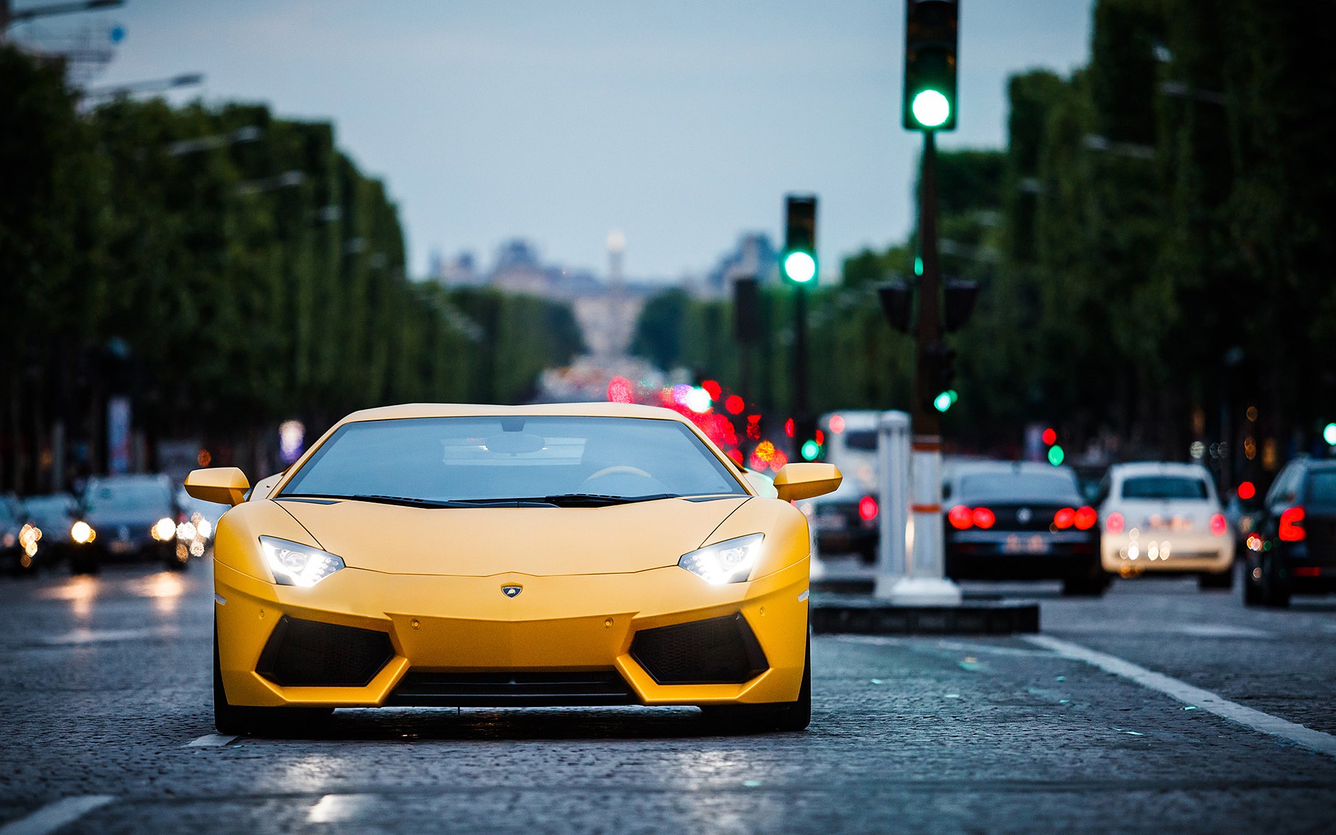 lamborghini aventador gelb paris