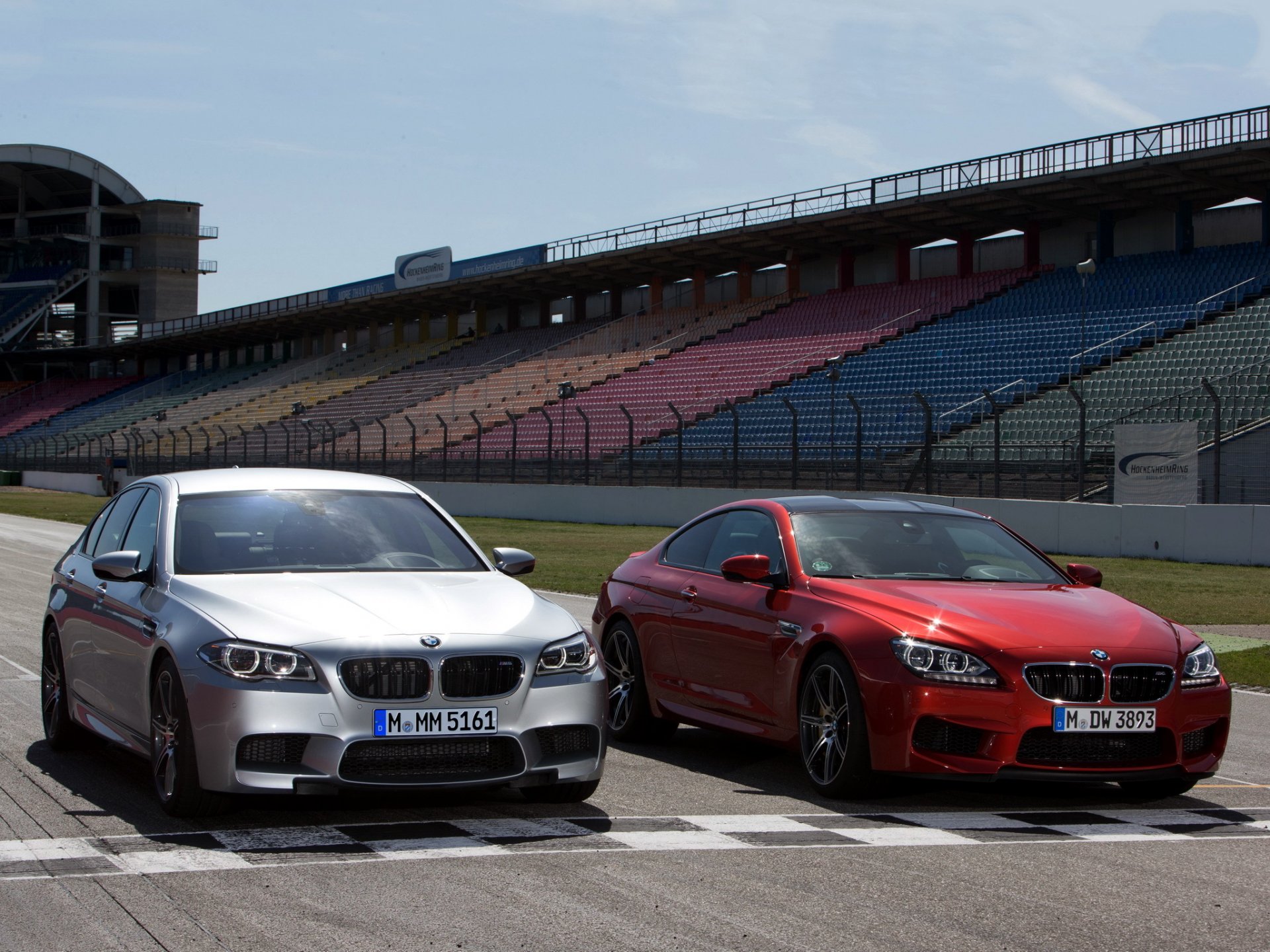 bmw m5 et bmw m6 biplace concours pack voitures piste vue de face